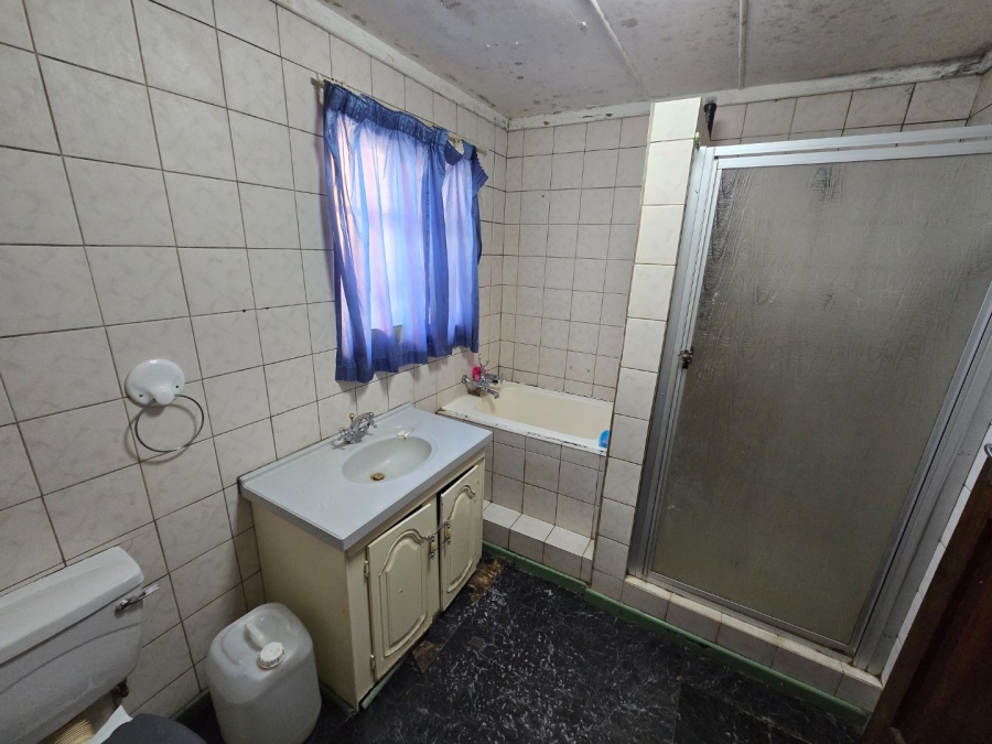 12 Bedroom Property for Sale in Universitas Free State